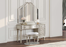 Evangeline Tufted Upholstered Platform Eastern King Bed Ivory and Silver Oak